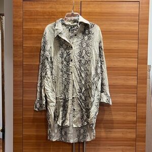 Dagger collar fashion nova small snakeskins button down duster